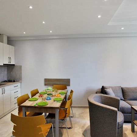 Apartment In City Center Yerevan Bagian luar foto