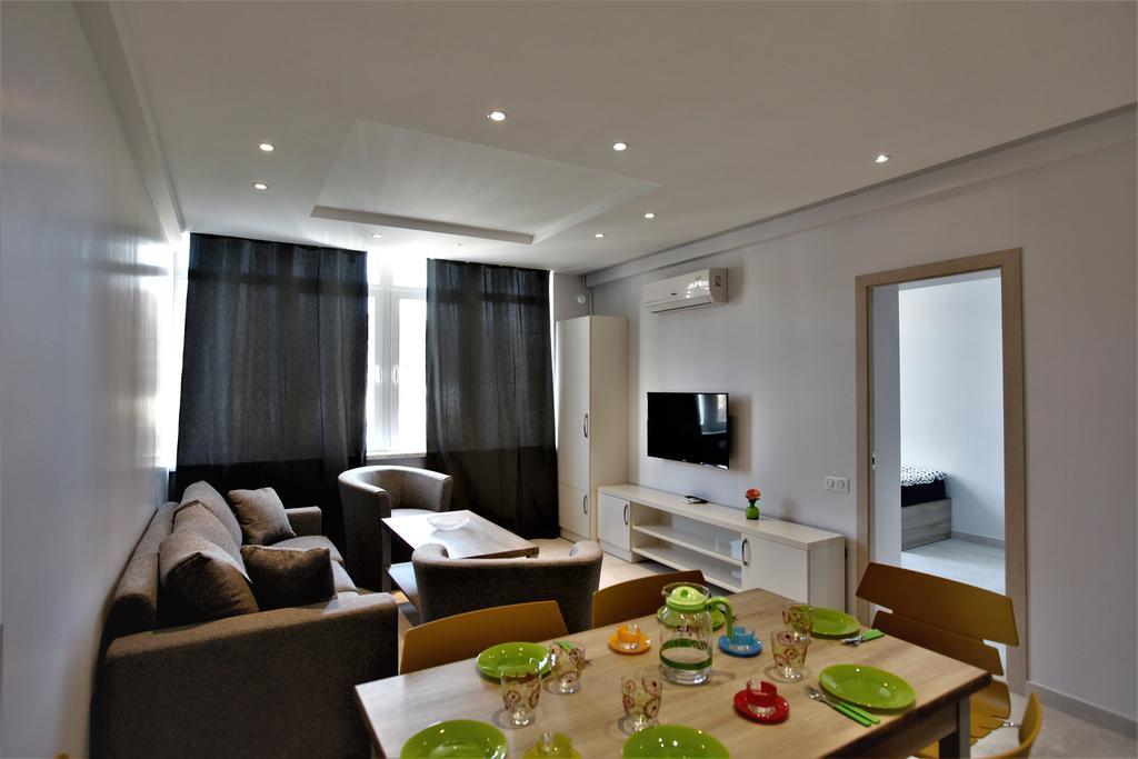 Apartment In City Center Yerevan Bagian luar foto