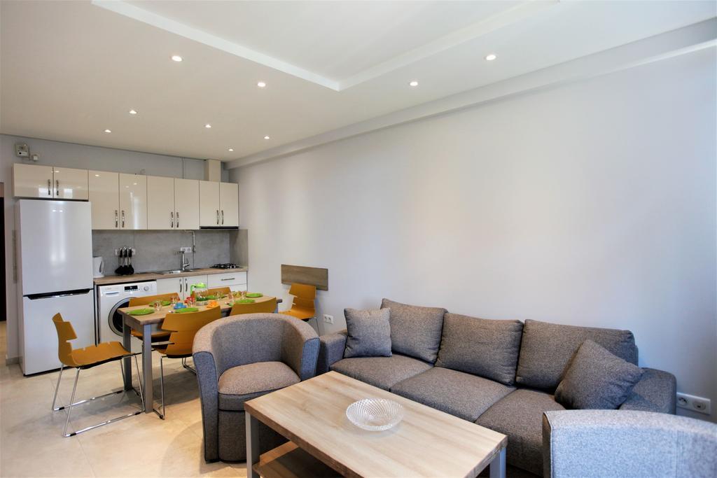 Apartment In City Center Yerevan Bagian luar foto